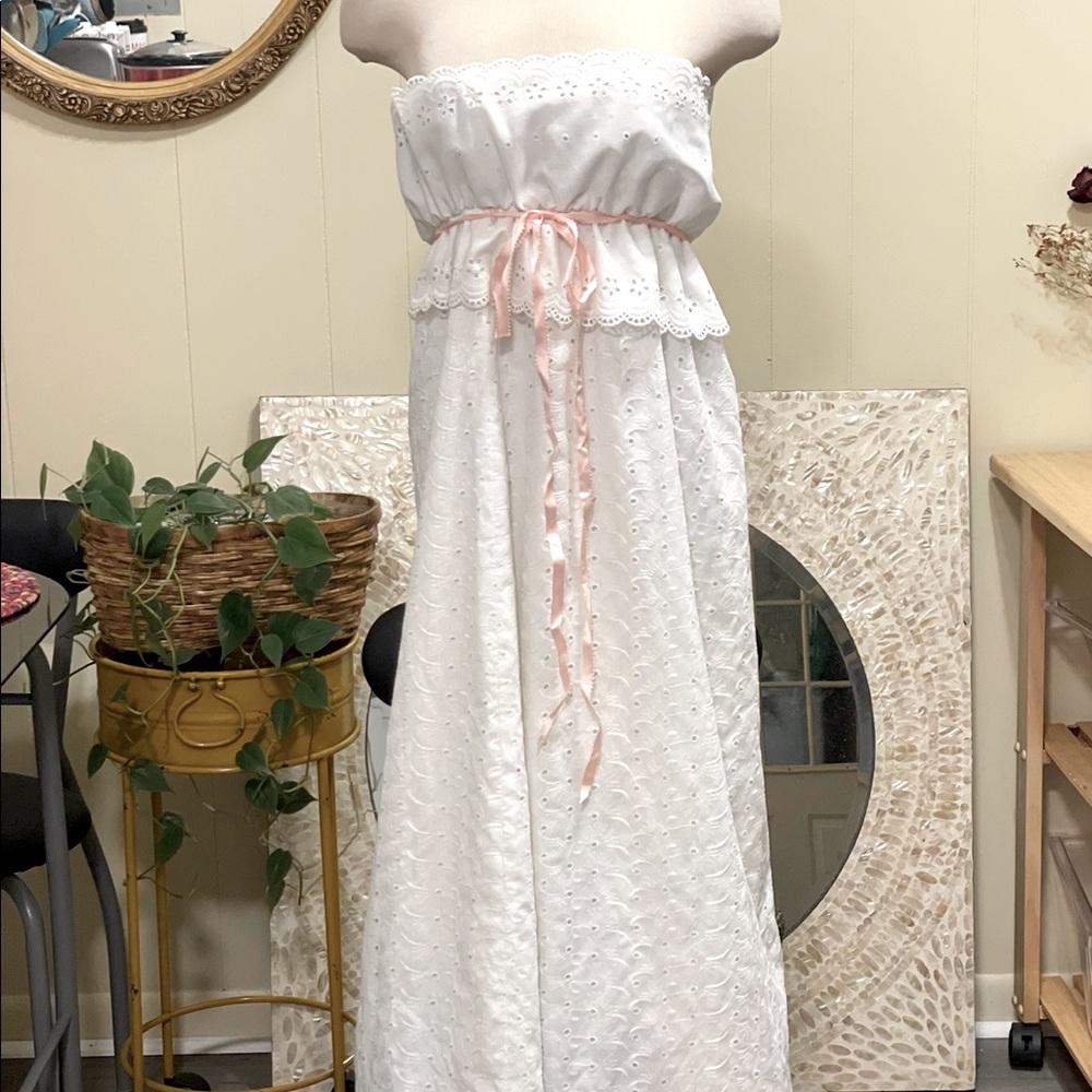 70s Vintage Boho Eyelet White Maxi by Roberta California. Size 3/4.